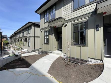 BRAND NEW 3 BED + 3 BATH IN SOUTH SURREY TOWN HOME