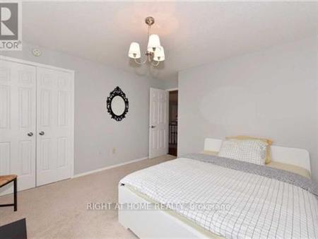 4 bedroom apartment of 678 sq. ft in Ontario