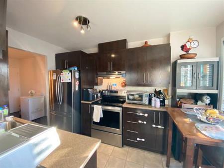 Beautiful and Large apartment for rent 4 ½ Longueuil/ Fatima