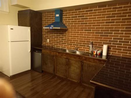 Furnished 2-Bed + Hydro/Water/Heat/AC/Internet Incl! (Canyon Hill)