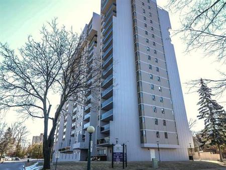 Kitchener Manor Apartments | 175 Queen St. N., Kitchener