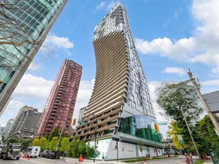 BRAND NEW 1-BED at Alberni by Kengo Kuma!