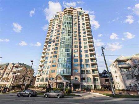 Beautiful 1 bed Furnished condo in heart of Coquitlam