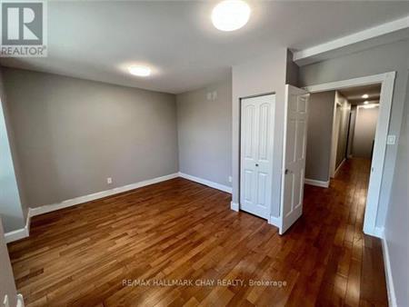 Rent 5 bedroom apartment in Ontario