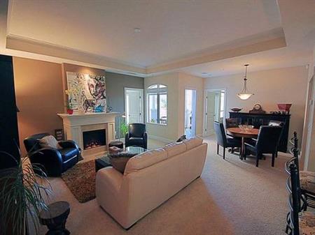 1/BD 1/BA, In-suite Laundry, Stove
