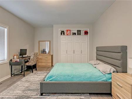4 bedroom house of 2292 sq. ft in Oakville