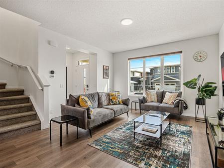 Fully Furnished Modern 3 Bedroom + 2.5 Bath House | 52 Corner Glen Avenue Northeast, Calgary