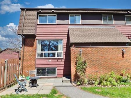 Lovely Renovated Townhome - 3Bed/1.5Bath - Leslie Park ($2400)