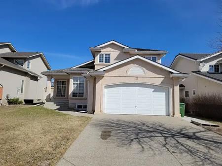 3 Beds, Big Den/ 3 Baths, available NOW, Large Yard, NO BASEMENT, in Edgemont | 12 Edgevalley Way Northwest, Calgary