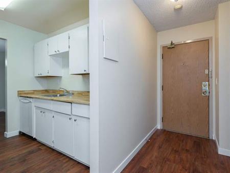 1 bedroom apartment of 624 sq. ft in Surrey