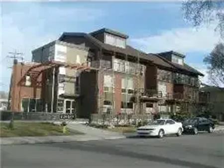 Top Floor Parkdale Loft close to Hospitals & Bike trail - available July 15! | 302 - 118 34 street NW, Calgary