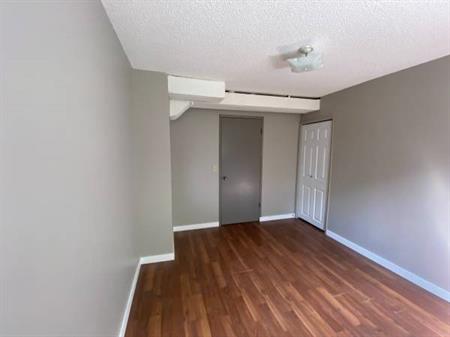 2 beds 1 bath house for rent ($1,700)