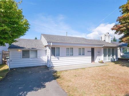 Beautiful Spacious 3 Bedroom PLUS Den House In North Vancouver! | 1343 Tatlow Avenue, North Vancouver