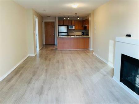 Polygon building 2Bedrooms,2Bath by Skytrain and Brentwood Mall