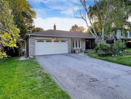4 bedroom house of 7050 sq. ft in Markham