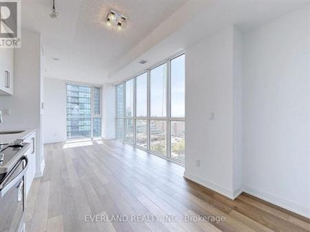 2 bedroom apartment of 850 sq. ft in Toronto