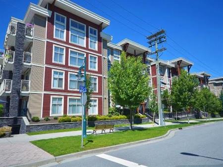 Amazing 2 Bed, 2 Bath, Den, Covered Balcony, Parking, High Ceilings!