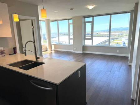 Stunning 2 Bedroom Penthouse with Fraser River View Oval Village