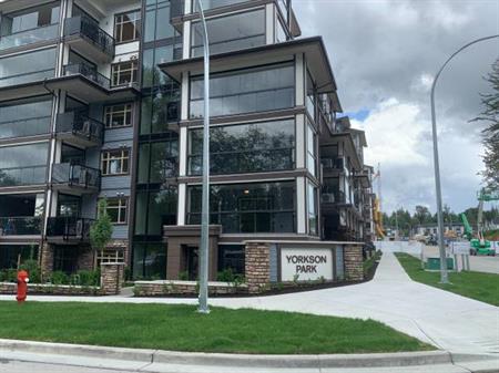 Two-Storey Apartment, 3 Bedrooms, 2 Bathrooms, Yorkson Park