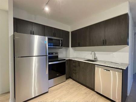 3 bedroom apartment of 839 sq. ft in Toronto