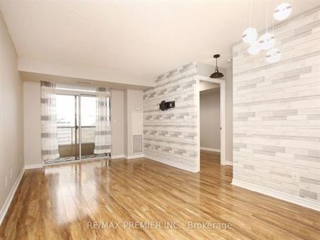 3 bedroom apartment of 947 sq. ft in Mississauga