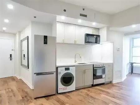 Yonge and King - 1 Bed with den -  All Inclusive Utilities with Cable and Internet!!  Centre of Downtown | 1 King Street West