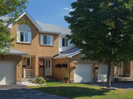 Bridlewood Garden Homes | 2 Tamara Way, Ottawa