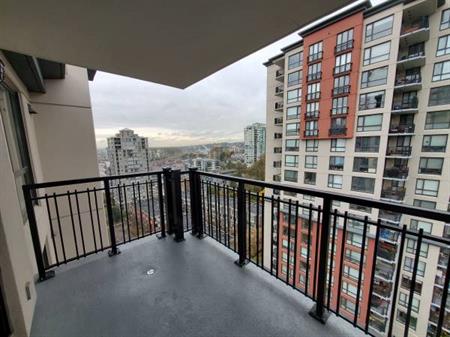 Penthouse unit - 1 BR 1 Bath Apartment