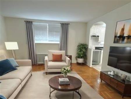 2696 LAKE SHORE BLVD. W. #1- 1BR + DEN/1BATH, LAUNDRY, STEPS TO TTC