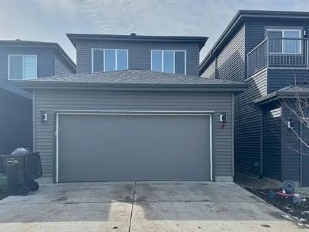 Cozy 3-bedroom, 2-bath home in a quiet neighborhood. | 8034 Kiriak Link Southwest, Edmonton