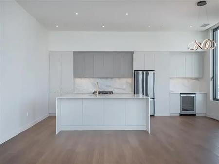 Central Parc | 3300 boul Carrefour, Laval