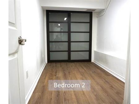 Large Bright Reno 3-Bedroom Apartment