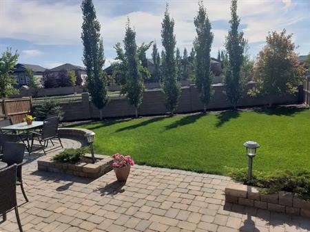 Spacious 3 bedrooms house, great location. Available Aug. 1st | 143 Evanswood Circle NW, Calgary