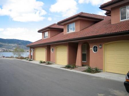 Snowbird Osoyoos lakefront townhome for rent