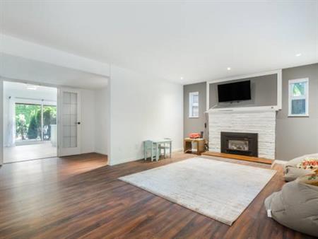 Large, clean, 1388 sq ft, 2 bedroom ground floor rental