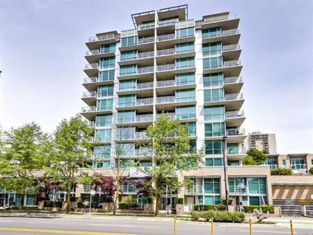 Central 1 Bed/1 Bath apartment steps from Seabus