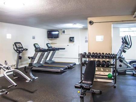 1/BD 1/BA, Tennis Court, Fitness Facility