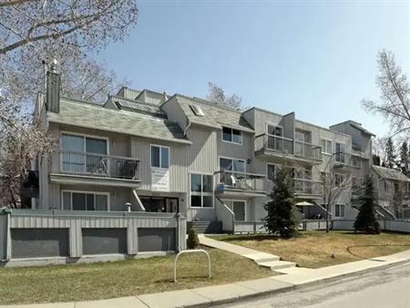 Cedarvilla Apartments | 2404 16A Street SW, Calgary