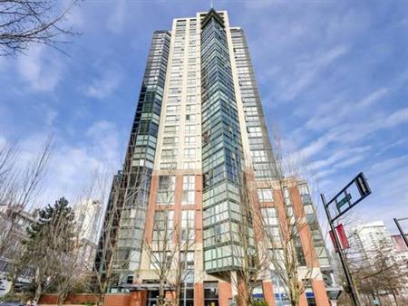 (ORCA-REF#702289)*Timeless elegance nestled in Yaletown District*