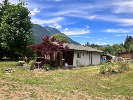 One Bedroom House, 90 Minutes from Chilliwack