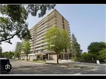 NEWLY RENOVATED One bedroom West facing River Views Quiet Building /Parking | 99 Wellington Crescent, Winnipeg