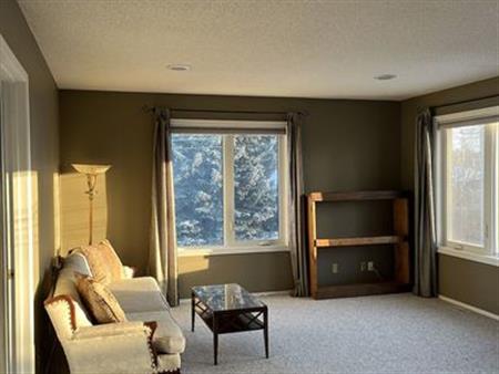 UPPER LEVEL SUITE OF HOME IN BRENTWOOD | Calgary