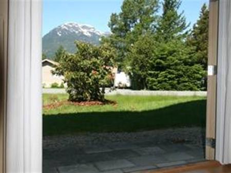 Bright Suite, Patio with view of Tantalus