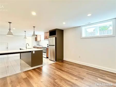 2-32 Warbeck Pl, Toronto, Ontario M9R 3C3 | 32 Warbeck Pl, Toronto