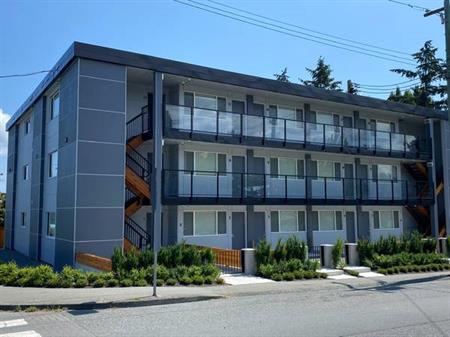 Brand New 1 Bedroom close to VIU & the hospital