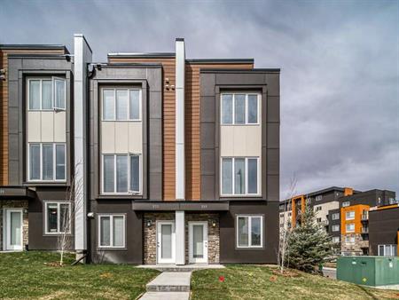 Emerald Sky Townhouse | 30 Kincora Glen Park Northwest, Calgary