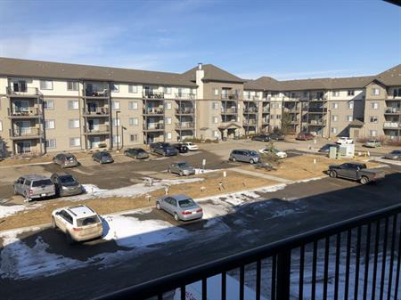 Spacious 1 Bedroom 1 Bathroom Condo*Underground Parking*In Suite Laundry*Patio!! | 309 Clareview Station Drive Northwest, Edm