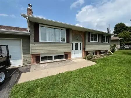 69 Old Oak Road - ALL INCLUSIVE Upper Unit, 3 bed, 1 bath | 69 Old Oak Road, Kingston