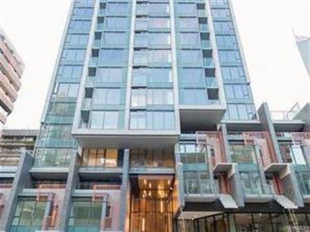 RESIDE - 1 BED + 1 BATH + DEN + 1 PARKING IN DOWNTOWN