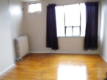 Nice Spacious 3 bedroom on Dundas Street West